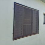 Tela mosquiteira para janela